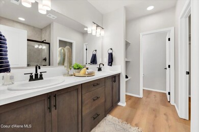 Hudson - Main Bathroom