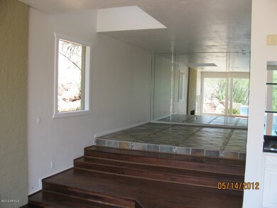 FORMAL DINING