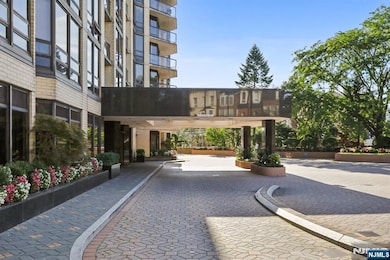 The Royal Buckingham unit 4J, Fort Lee, NJ 07024 - photo 3