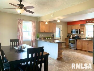 1541 W 35th St, Davenport, IA 52806 - photo 4