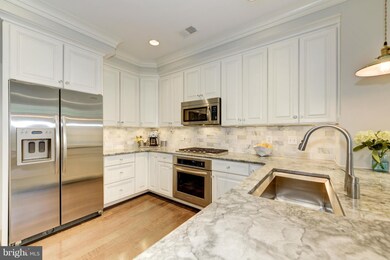 828 N Columbus St, Alexandria, VA 22314 - photo 6