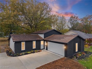 1423 Narragansett Blvd, Lorain, OH 44053 - photo 2