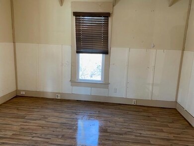 1221 N 20th St, Parsons, KS 67357 - photo 7