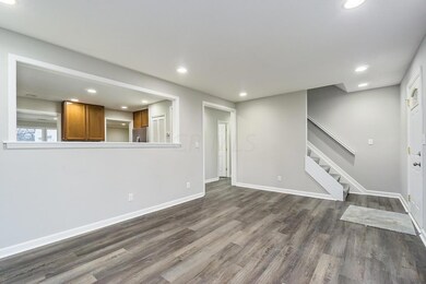 525 Virginia Cir W, Columbus, OH 43213 - photo 5