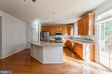 12583 Birkdale Way, Fairfax, VA 22030 - photo 7