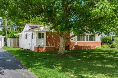 1394 Pershing Dr, Columbus, OH 43224 - photo 4