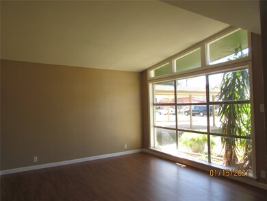 10330 Hollyglen Dr, Houston, TX 77016 - photo 3