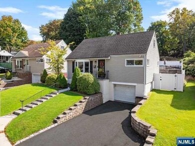 8 Phyllis Rd, West Orange, NJ 07052 - photo 2