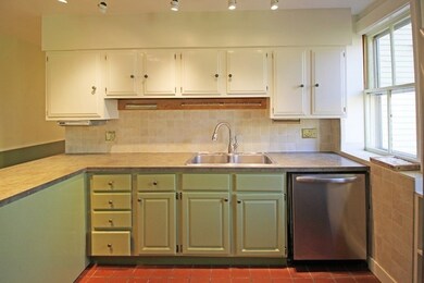 94 Lessey St, Amherst, MA 01002 - photo 7