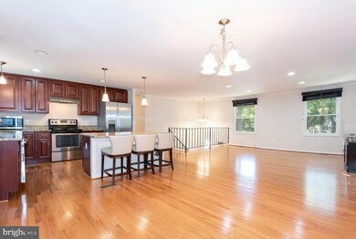 16203 Pointer Ridge Dr, Bowie, MD 20716 - photo 3