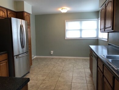 5S381 Columbia St, Naperville, IL 60563 - photo 4