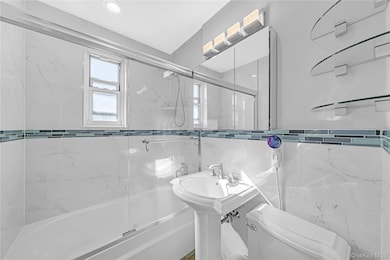 235-10 131st Ave, Rosedale, NY 11422 - photo 4