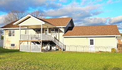 153 Leidy Ln, Johnstown, PA 15909 - photo 4