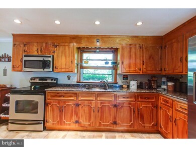 161 W Cherry Ln, Souderton, PA 18964 - photo 6