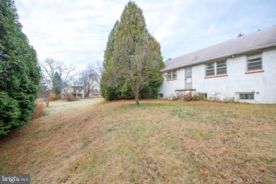 1300 Kirks Ln, Dresher, PA 19025 - photo 5