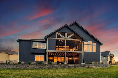 9422 Marion St, Lenexa, KS 66220 - photo 6