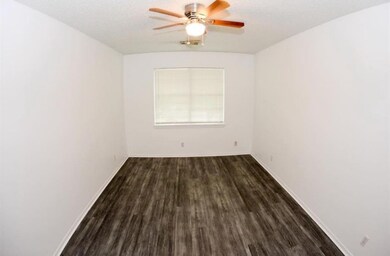 4510 Pecan Park Cir, Houston, TX 77018 - photo 4