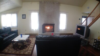 7084 Boulder Ct, Tobyhanna, PA 18466 - photo 6