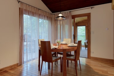 2324 Lisson Rd, Naperville, IL 60565 - photo 4