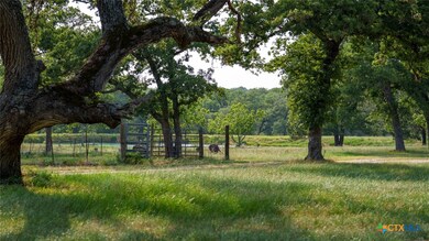 190 Turnaround Rd, Seguin, TX 78155 - photo 3