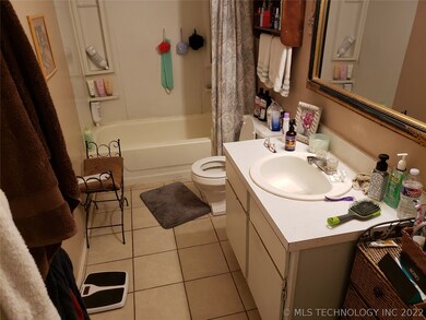 1129 Bolton St, Ada, OK 74820 - photo 7