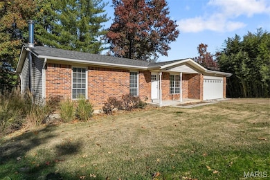 2667 Apple Creek Dr, Saint Louis, MO 63129 - photo 2