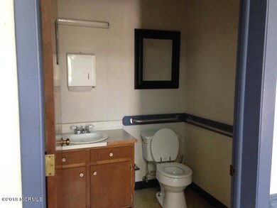 128 Memorial Dr, Jacksonville, NC 28546 - photo 7