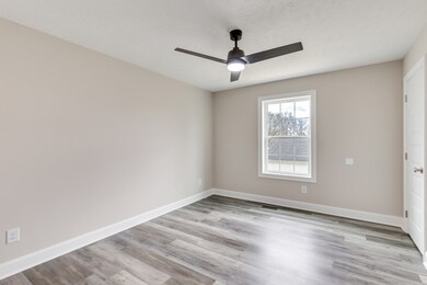 203 Shelbyville Mills Rd, Shelbyville, TN 37160 - photo 6