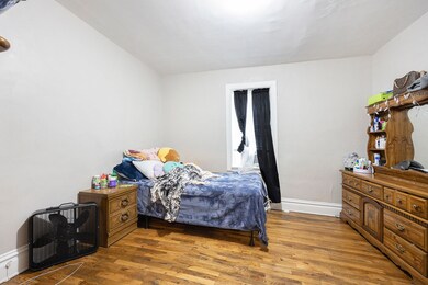 1023 Sheridan 7