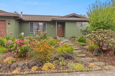 1327 Bonita Ave, Medford, OR 97504 - photo 2