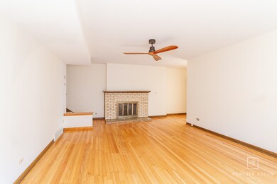 unlisted-address, Elmhurst, IL 60126 - photo 3