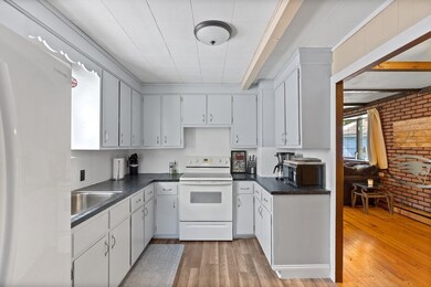 153 Grove Ave, Wilmington, MA 01887 - photo 4