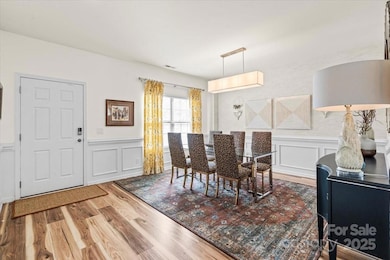 14706 Metaghan Ct, Charlotte, NC 28278 - photo 7