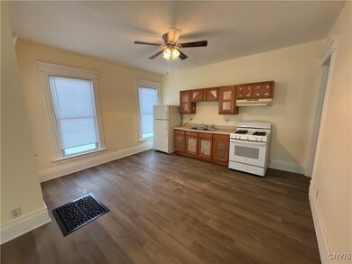 416 Danforth St unit 1, Syracuse, NY 13208 - photo 3