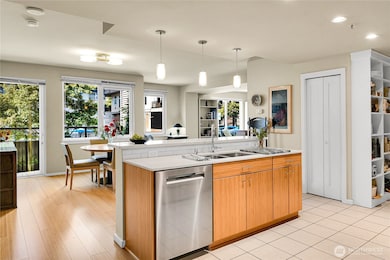 The Parc unit 324, Seattle, WA 98121 - photo 5