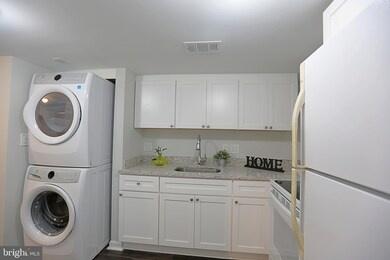 6511 Flanders Dr, Hyattsville, MD 20783 - photo 6