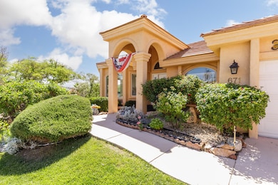 671 Crystal Dr-entry