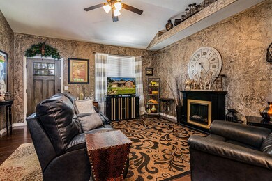 822STrailPointCtNixa-2LivingRoom(1)