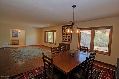 Spacious Living Room/Dining Room