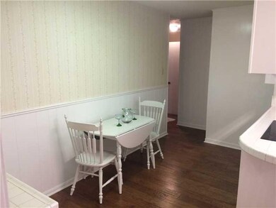Kitchen. BREAKFAST AREA