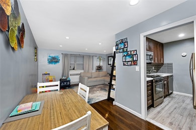 Lindenwood Village Section C unit 2M, Howard Beach, NY 11414 - photo 3