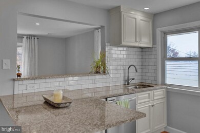 931 N Hanover St unit 2ND FL, Pottstown, PA 19464 - photo 2