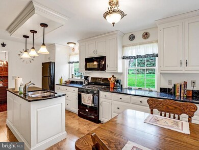 243 W Fulton St, New Holland, PA 17557 - photo 3