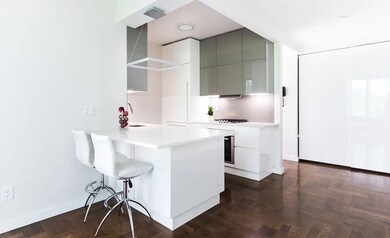 220 Riverside Blvd unit 4-D, New York, NY 10069 - photo 2