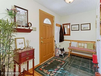 8695 Bent Arrow Ct, Springfield, VA 22153 - photo 3