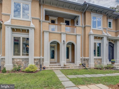 6947 Pine Crest Ave, McLean, VA 22101 - photo 2