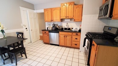 104 Toxteth St unit 3, Brookline, MA 02446 - photo 4