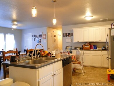 417 E Poplar Place, Sallisaw, OK 74955 - photo 6