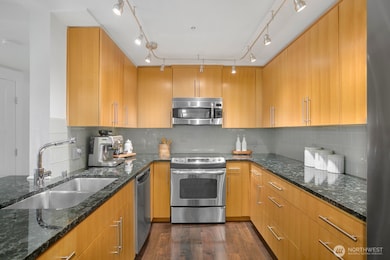 511 100th Ave NE unit 111, Bellevue, WA 98004 - photo 6