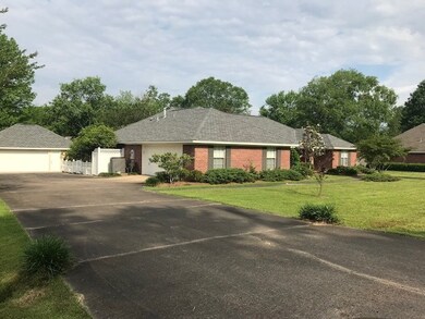 629 Byram Meadows Dr, Byram, MS 39272 - photo 2